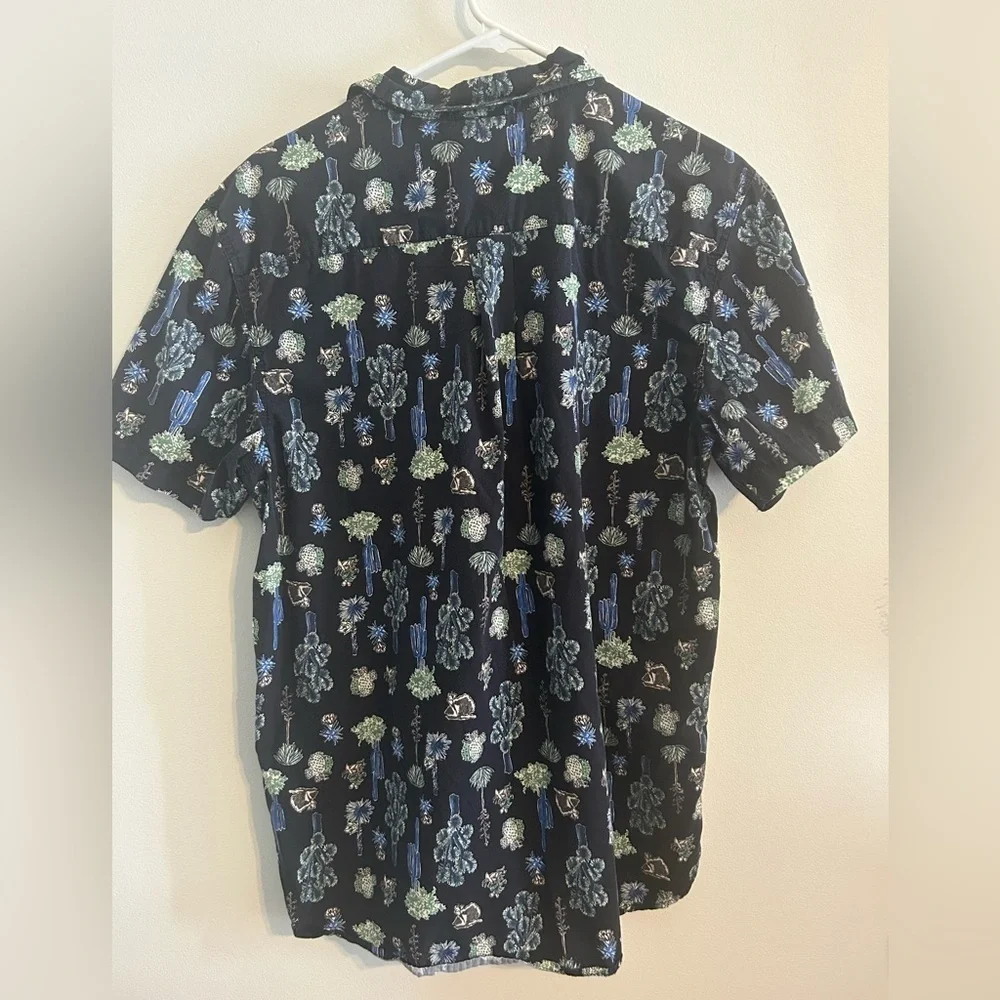 The North Face Men’s Short Sleeve Button-Up Shirt